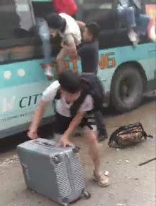 汕头公交爆料事件最新情况,真相逐步浮出水面，乘客权益引发社会关注  第2张